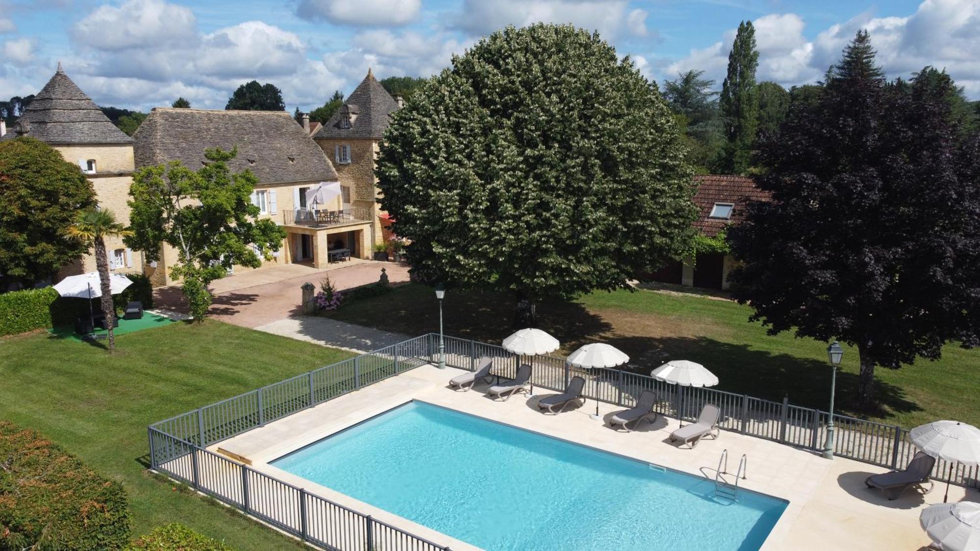 Domaine Jolidetour Climatise, Piscine Et Tennis Prives Hotell Saint-Crépin-et-Carlucet Exteriör bild