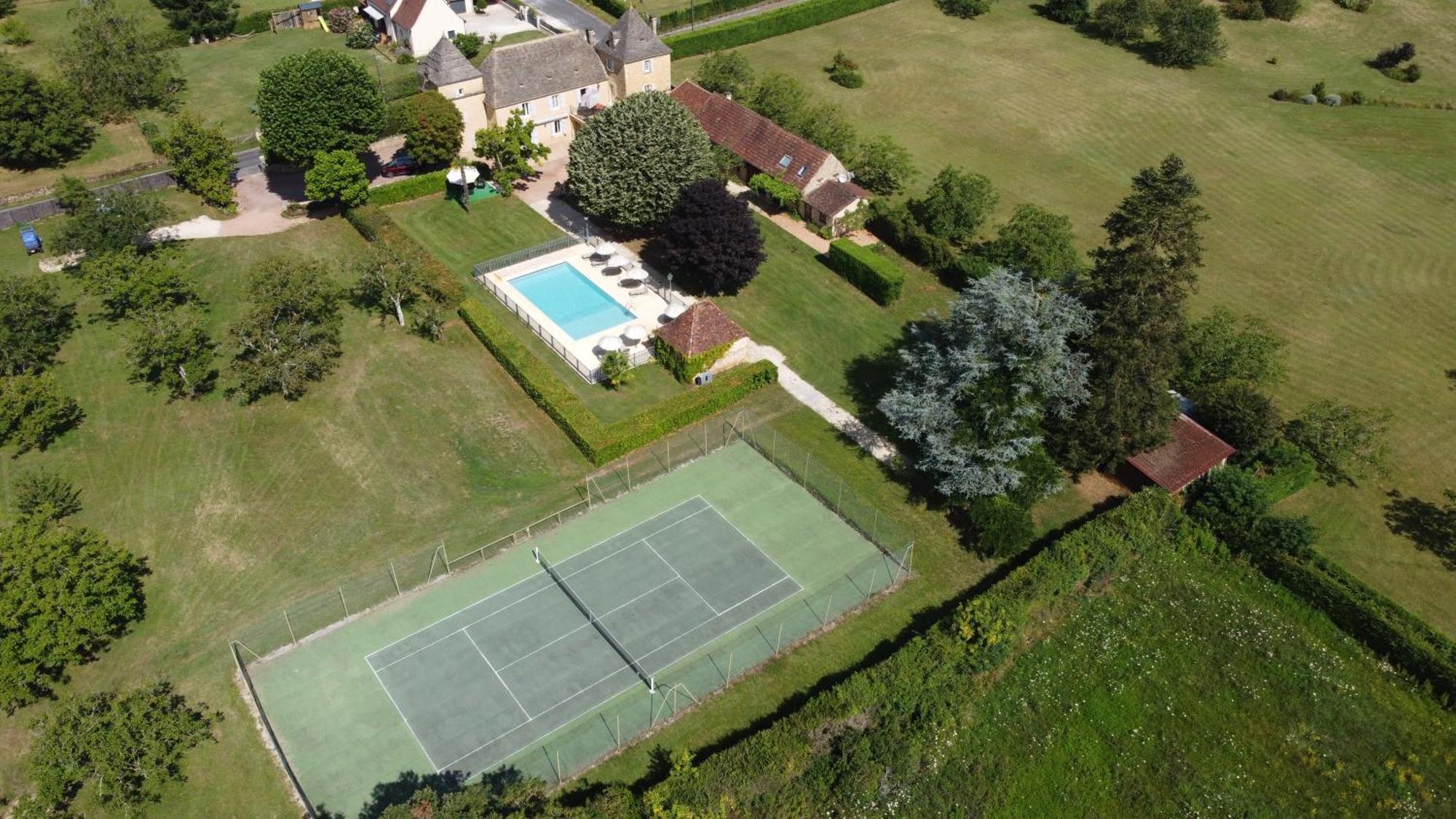 Domaine Jolidetour Climatise, Piscine Et Tennis Prives Hotell Saint-Crépin-et-Carlucet Exteriör bild