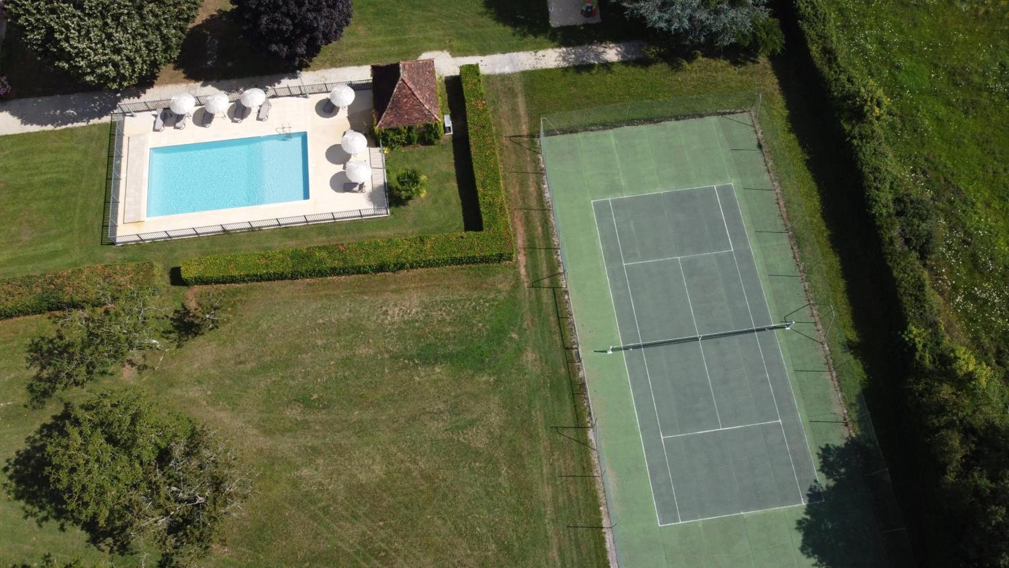 Domaine Jolidetour Climatise, Piscine Et Tennis Prives Hotell Saint-Crépin-et-Carlucet Exteriör bild