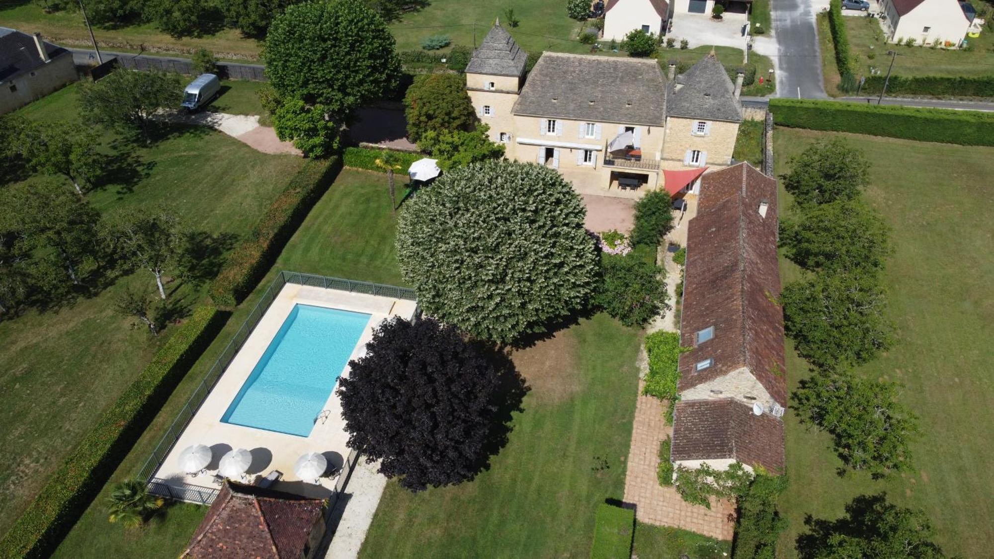 Domaine Jolidetour Climatise, Piscine Et Tennis Prives Hotell Saint-Crépin-et-Carlucet Exteriör bild